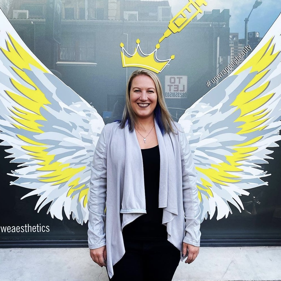 填写你的姓名、电子邮件地址和电话号码。 创建一个强密码。 4. 选择你的业务类型（发型师、沙龙或教育工作者）。 5. 提供你的业务信息（地址、电话号码和营业时间）。 6. 点击 